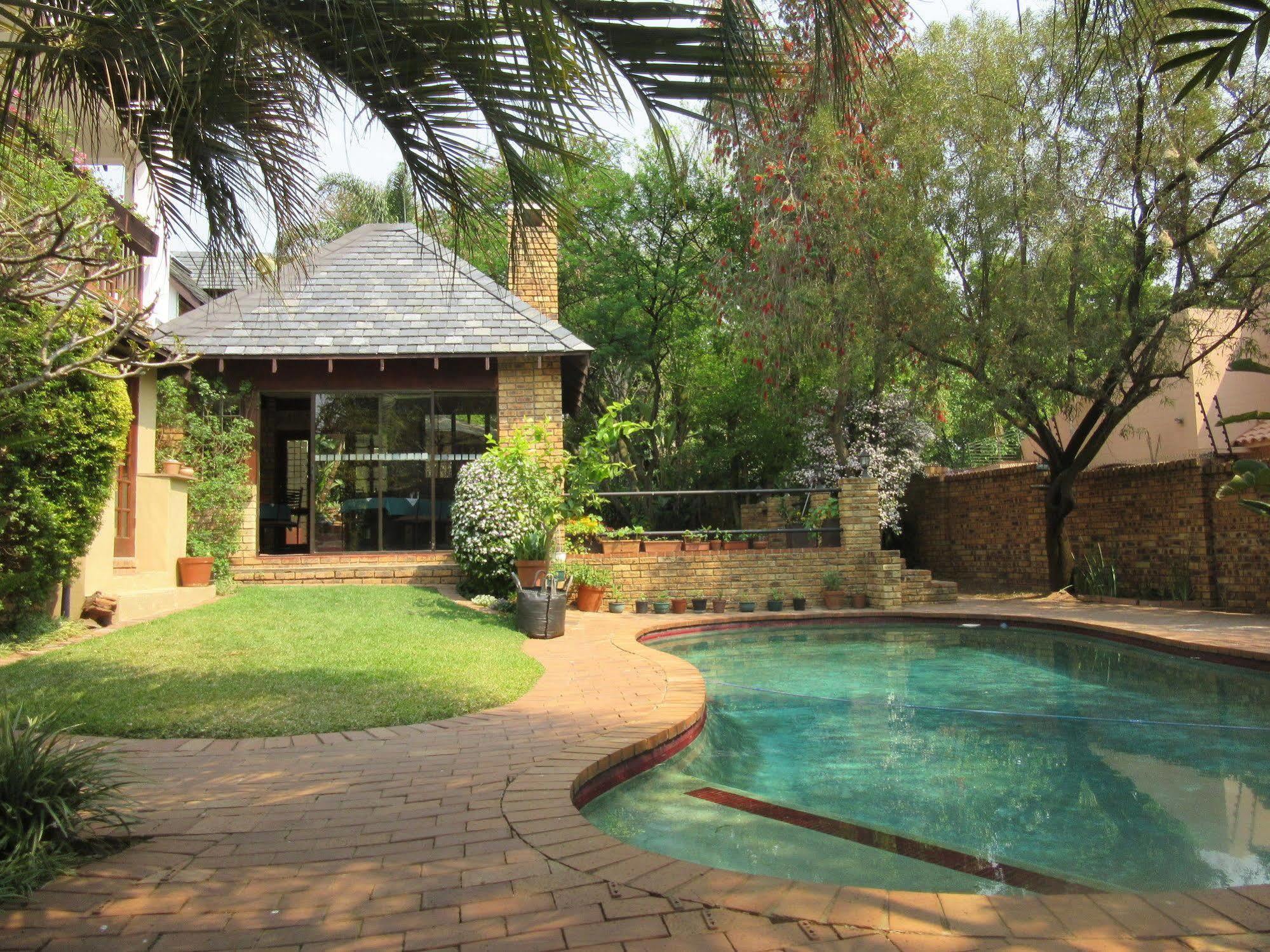The Dorr Guest House Sandton Exterior photo